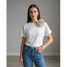 Футболка  кольору Ivory з квіткою